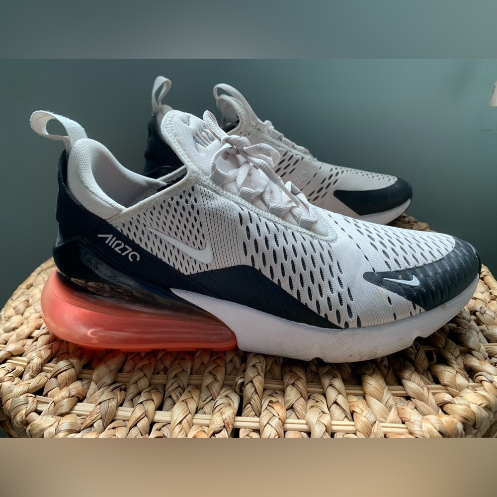 Nike men’s air max 270’s size 9.5